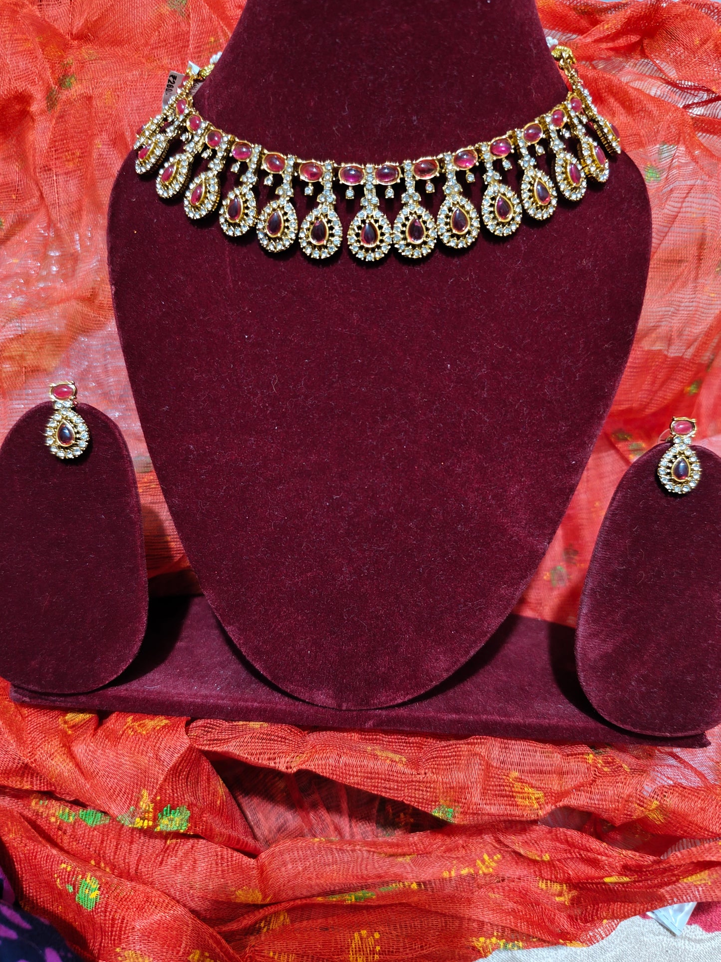 Tear drop ruby necklace