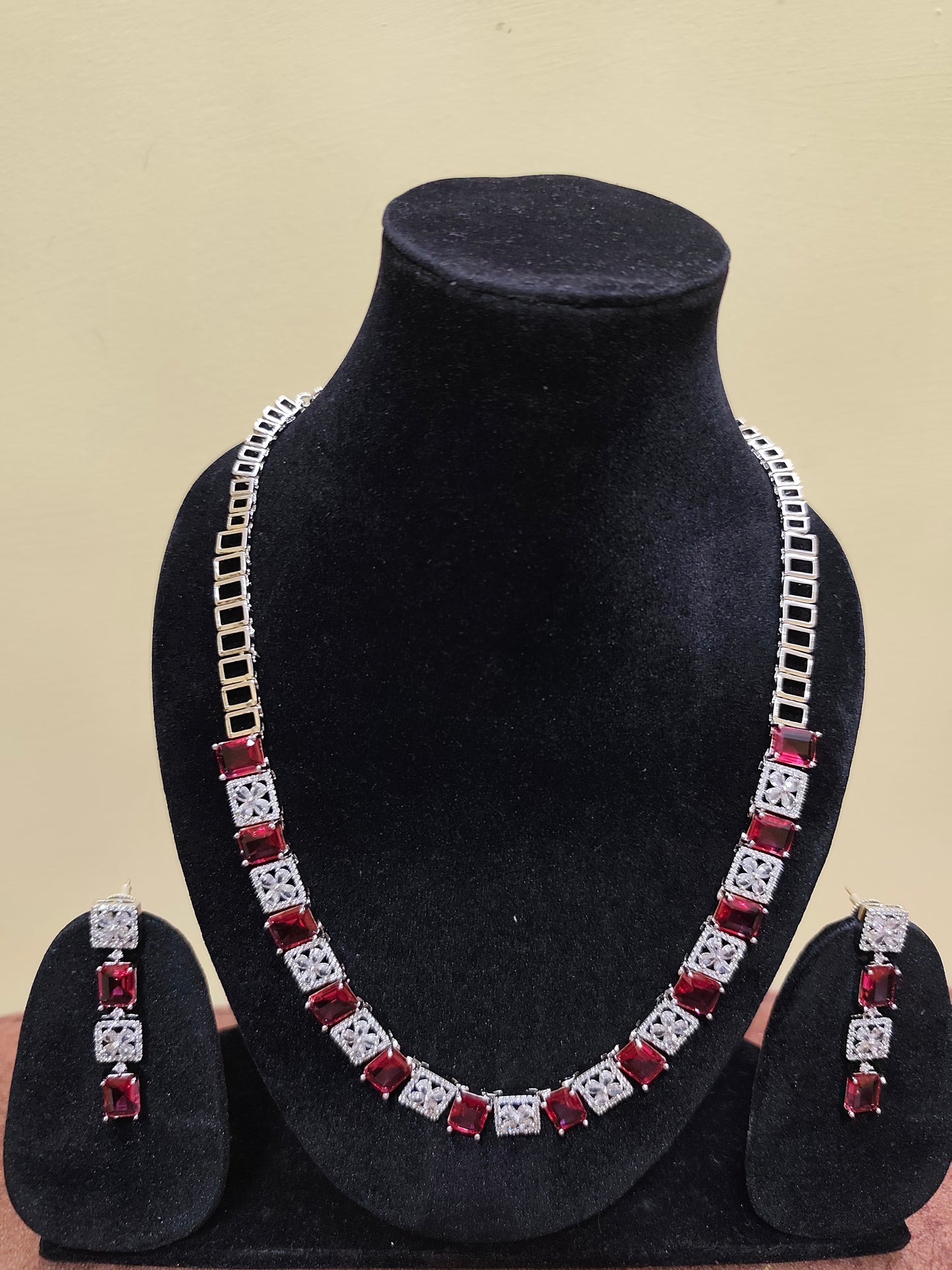 Slim red diamond set