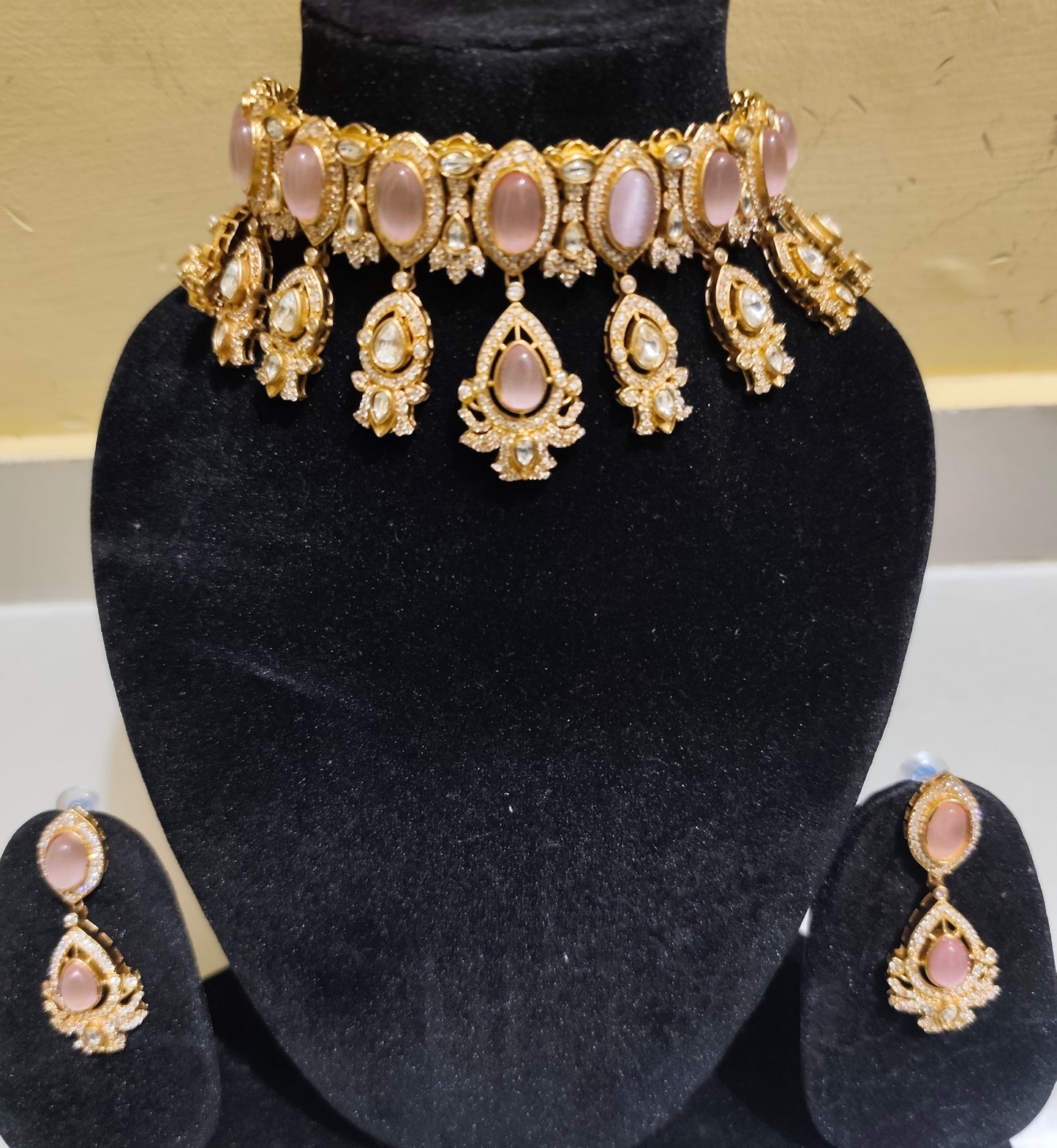 Gulabi Gulzar Polki Choker