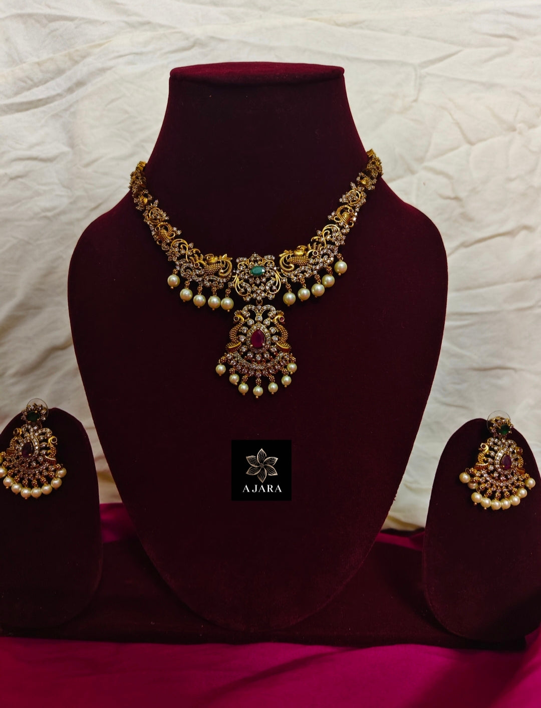 Short traditional Kemp necklace set