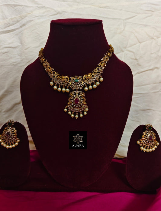 Short traditional Kemp necklace set