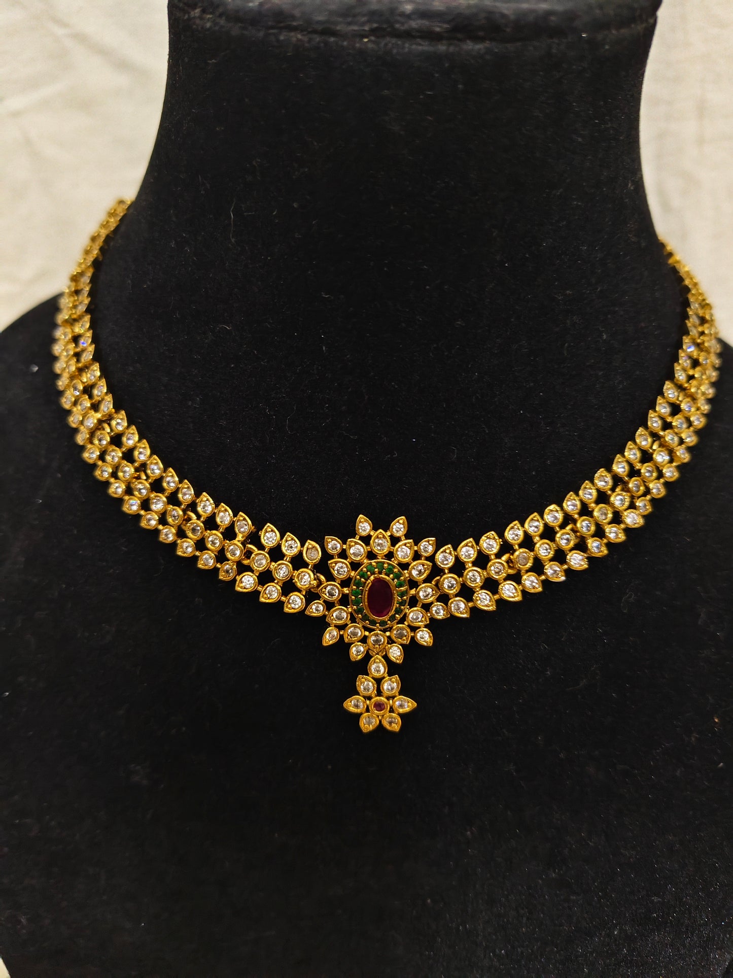 Kemp white stones necklace