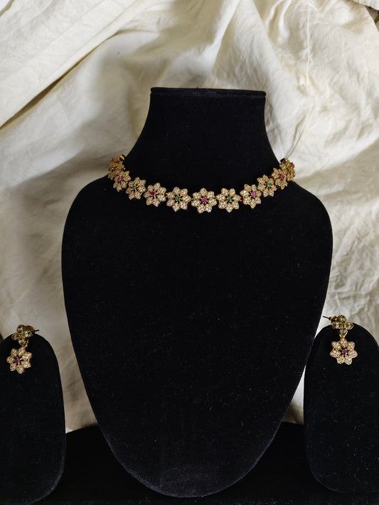 Kemp flower stone necklace