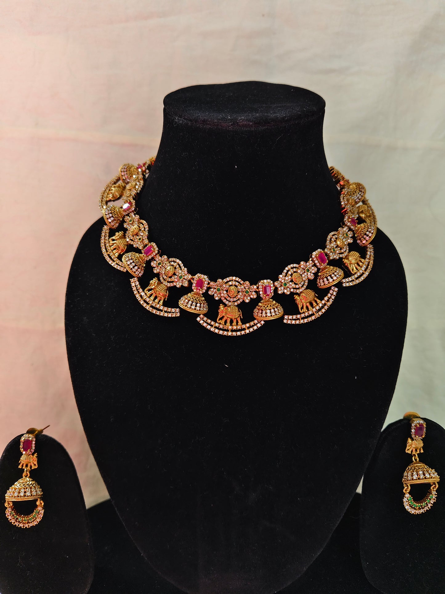 Kemp elephant design necklace