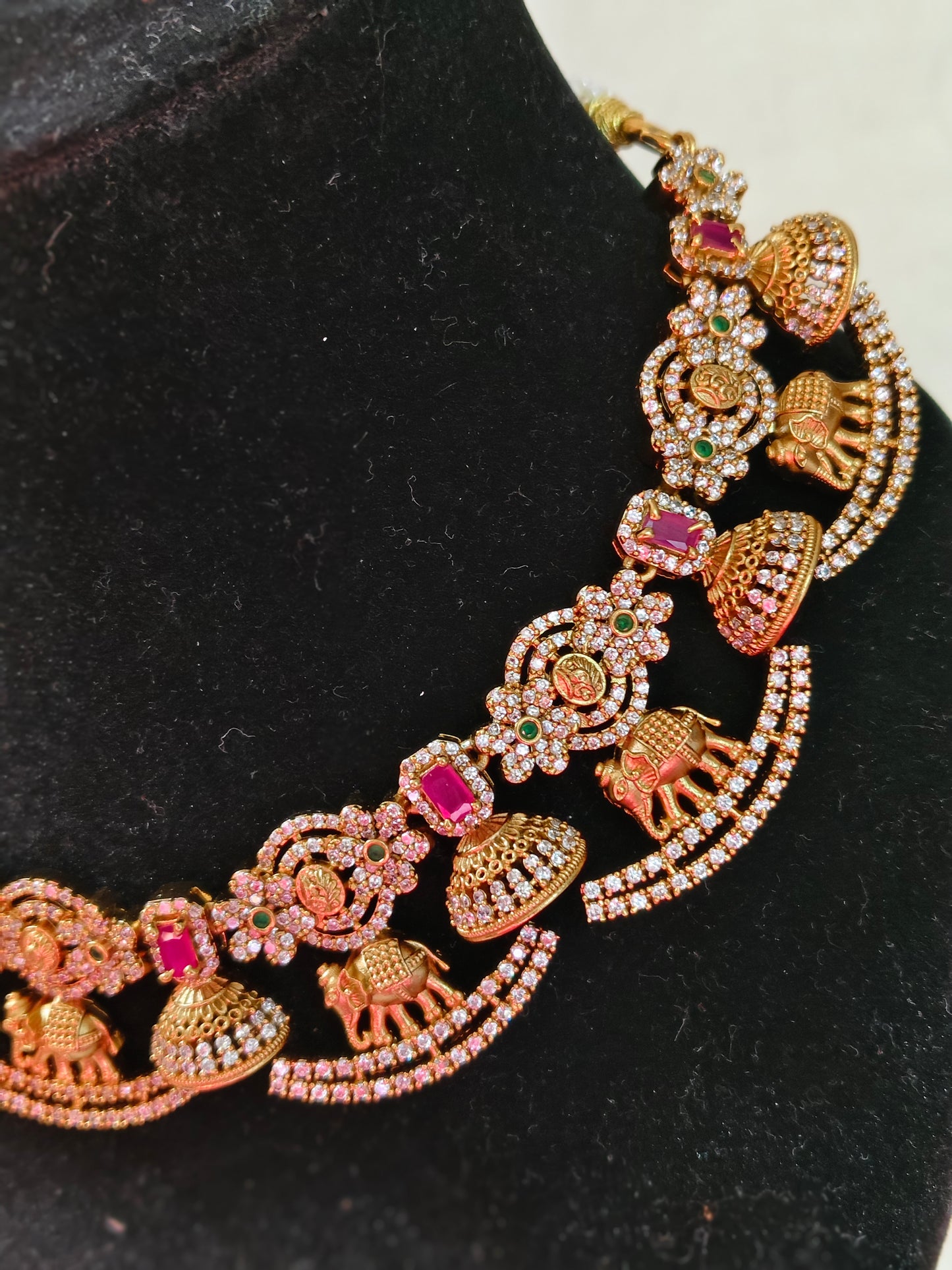 Kemp elephant design necklace