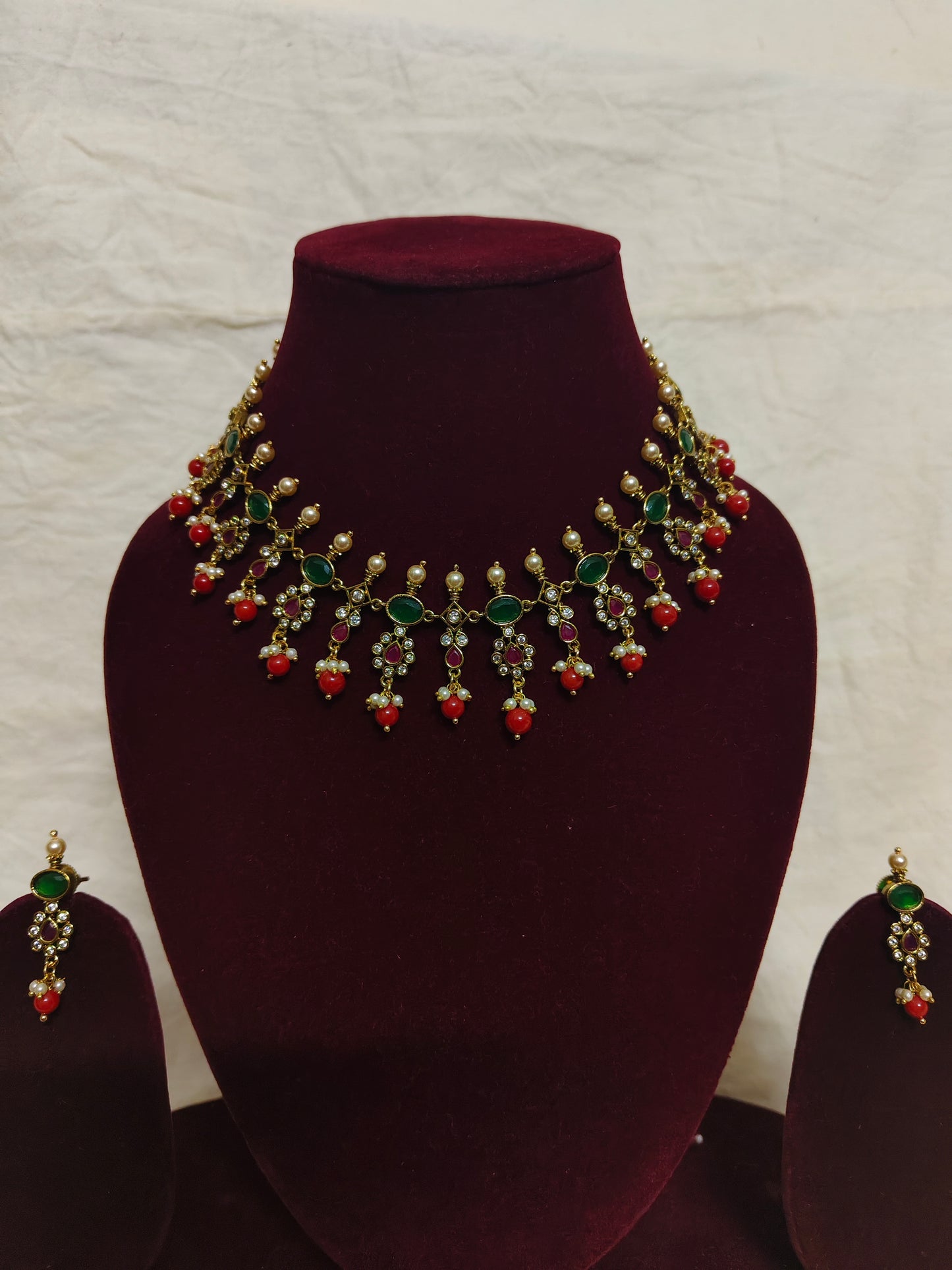 Cute simple stone necklace