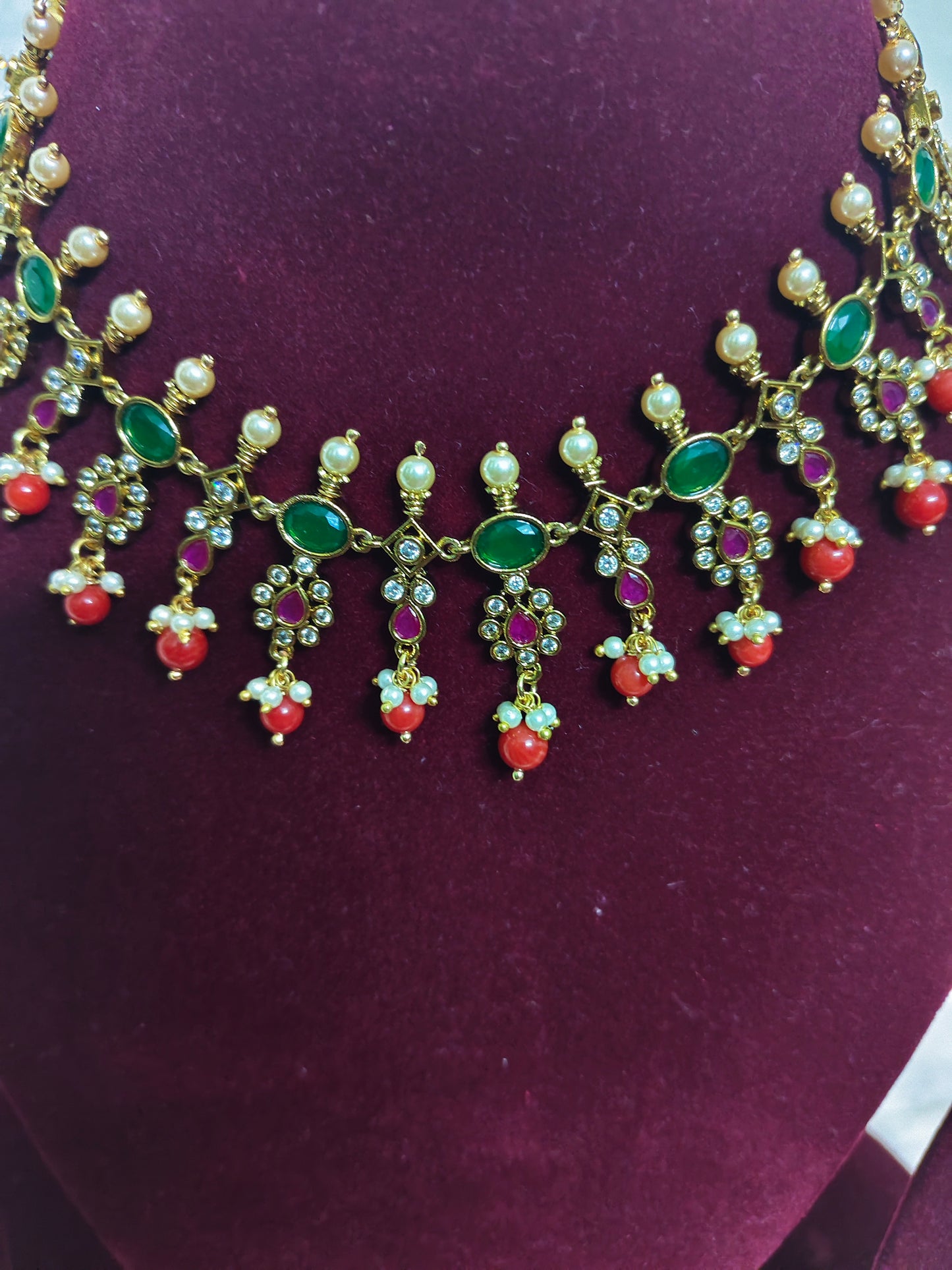Cute simple stone necklace