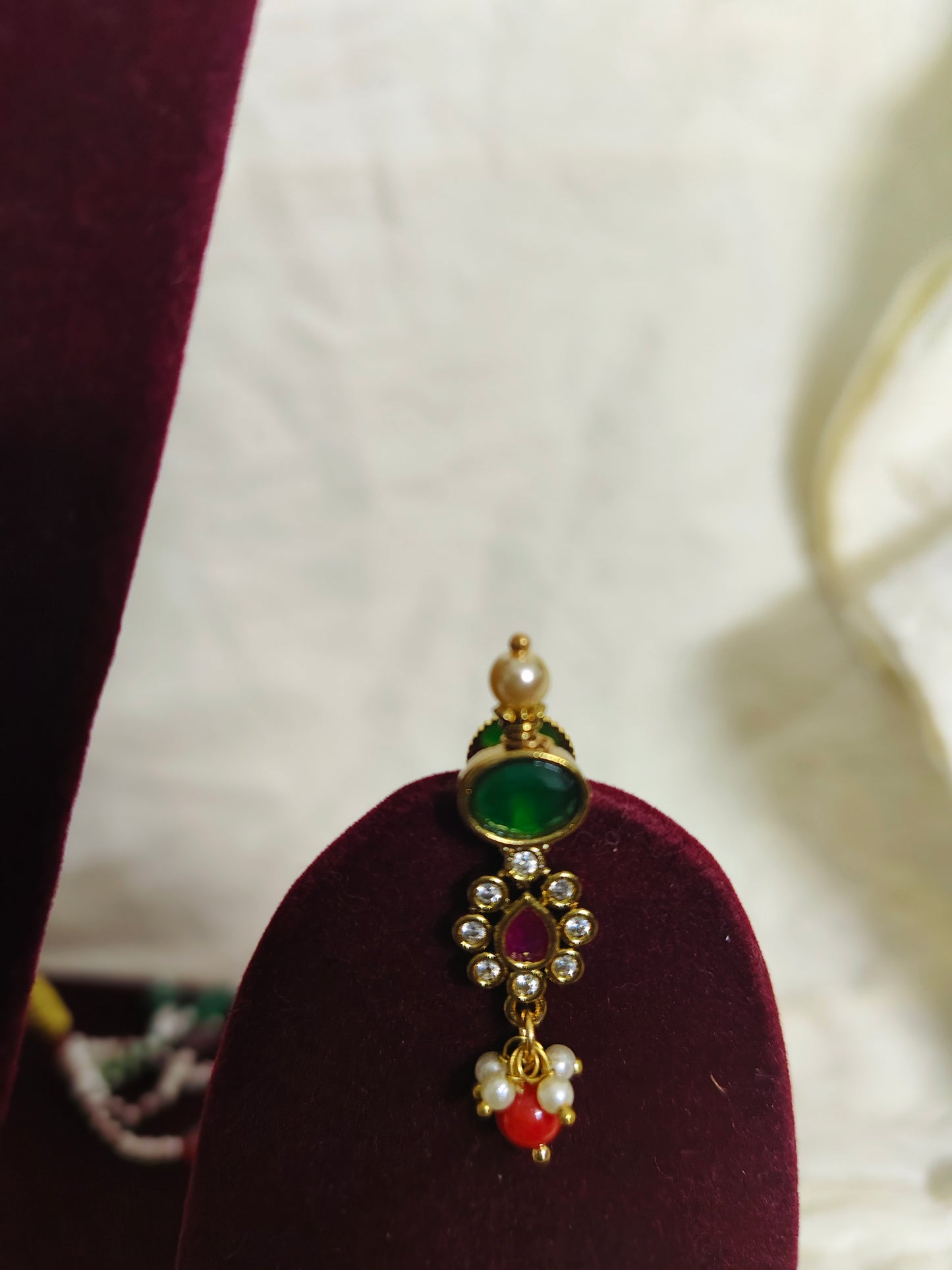 Cute simple stone necklace