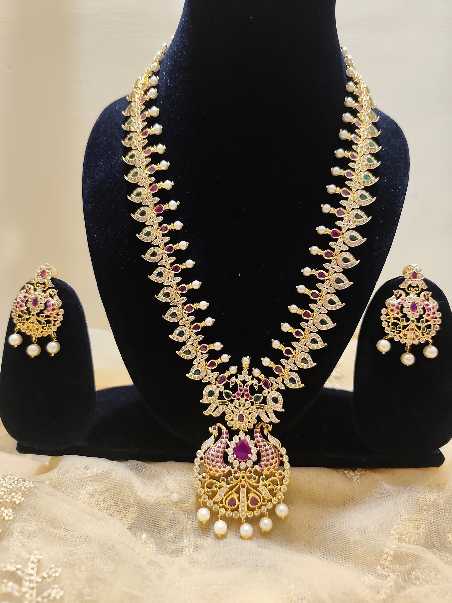 Traditional gold like stone necklace