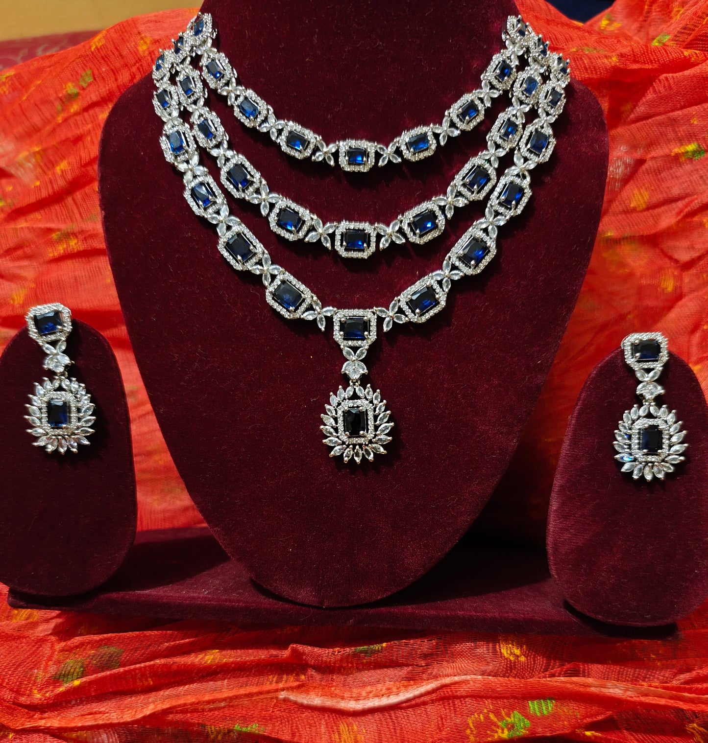 Elegant three layered diamond set