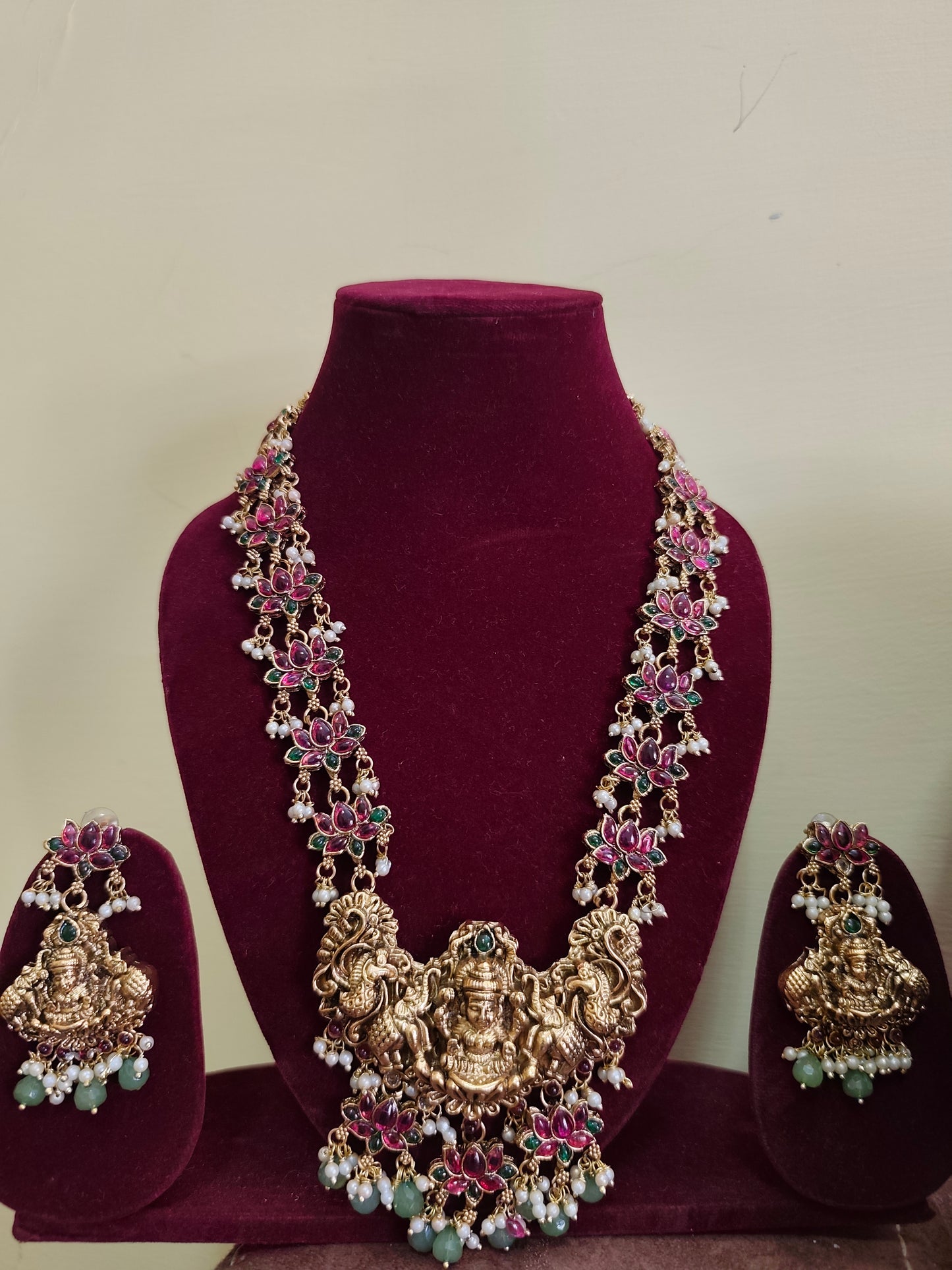God pink stone lotus maalai