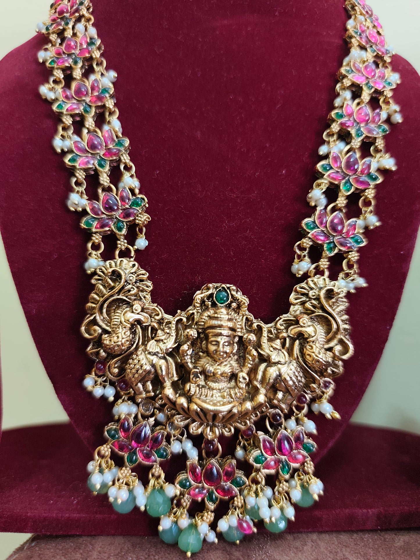 God pink stone lotus maalai