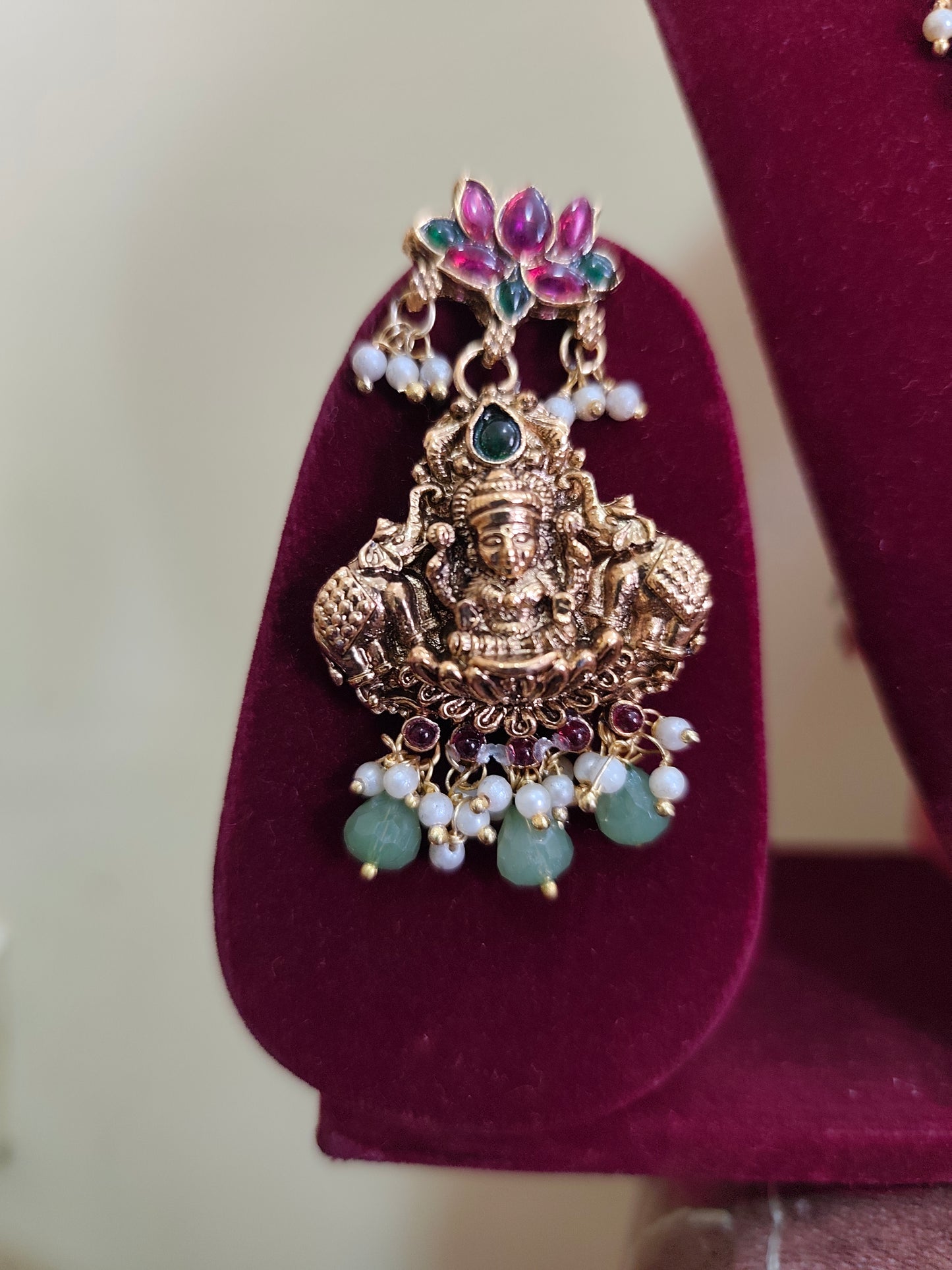 God pink stone lotus maalai